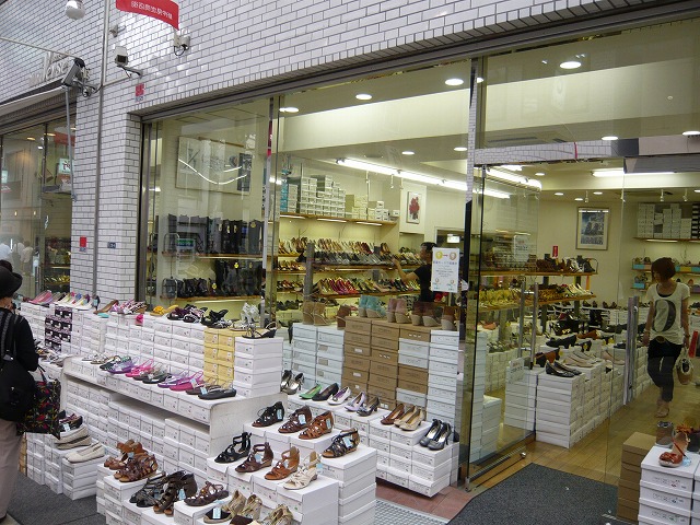 浅草　ユニバース靴店